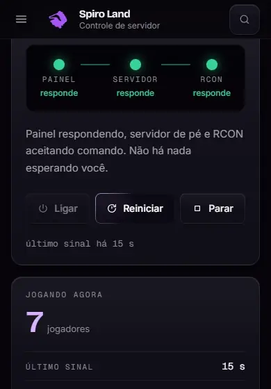 O console do painel Spiro Land num celular: o toque em Reiniciar, a confirmação dizendo que 7 jogadores caem, e o recado de que a ordem foi enviada. Dados de exemplo.
